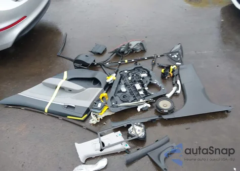 2018 Hyundai Elantra Sel из США, поврежденный, VIN 5NPD84LF6JH231992